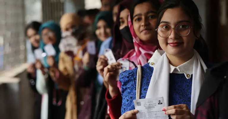 জকসু নির্বাচনের ভোটারের লাইন